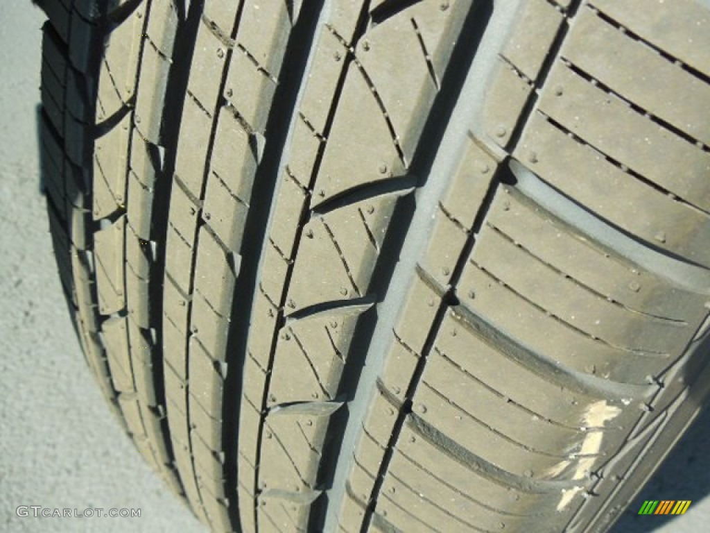 2004 Envoy SLT - Silver Green Metallic / Medium Pewter photo #16