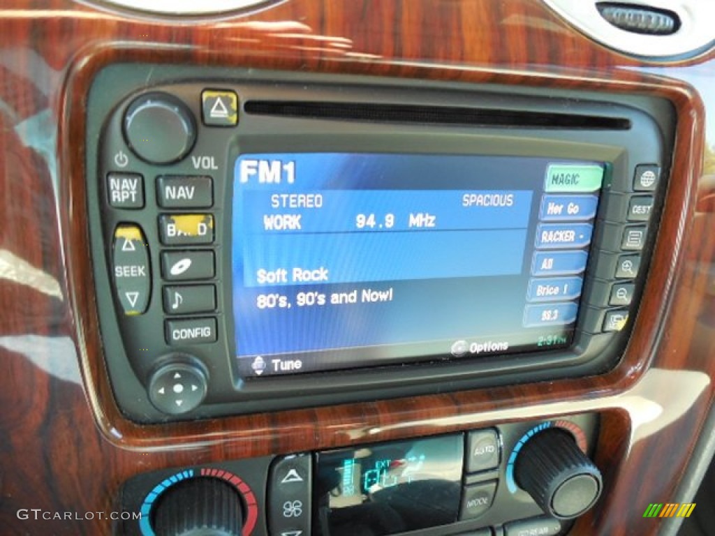 2004 Envoy SLT - Silver Green Metallic / Medium Pewter photo #20