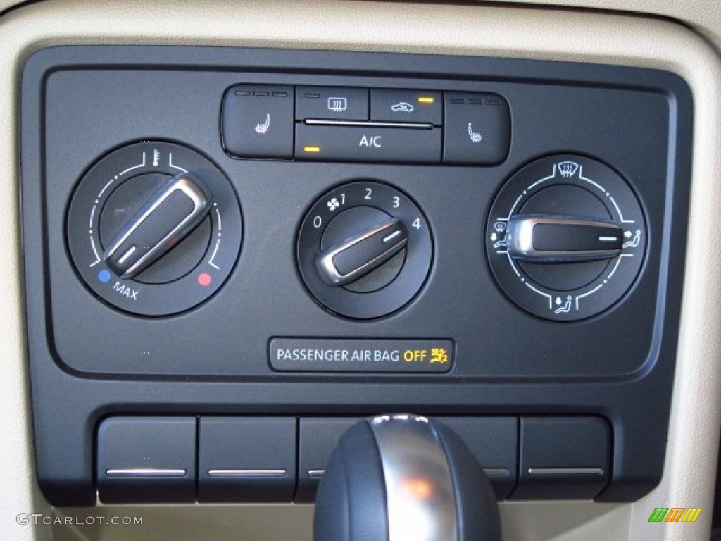 2014 Volkswagen Beetle R-Line Convertible Controls Photo #87153906