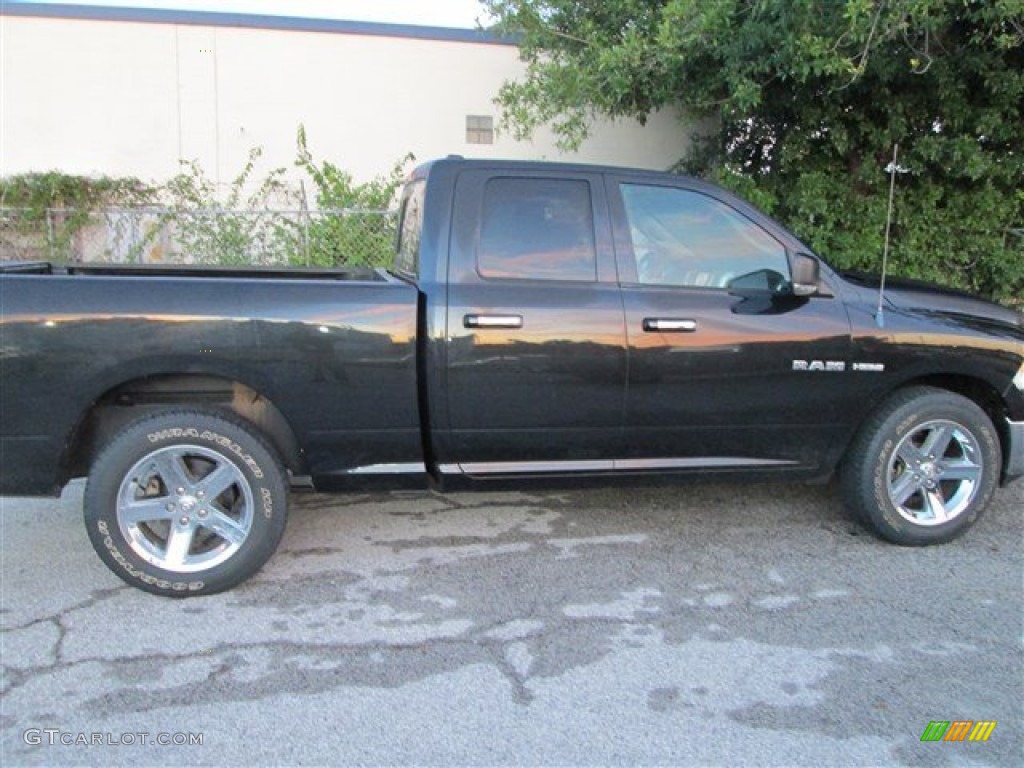 2010 Ram 1500 Lone Star Quad Cab - Brilliant Black Crystal Pearl / Dark Slate/Medium Graystone photo #3