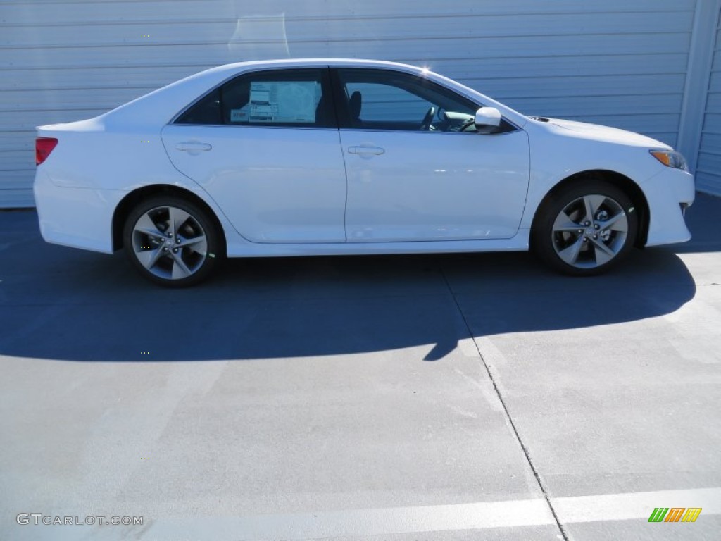 2014 Camry SE - Super White / Black photo #2