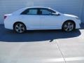 2014 Super White Toyota Camry SE  photo #2