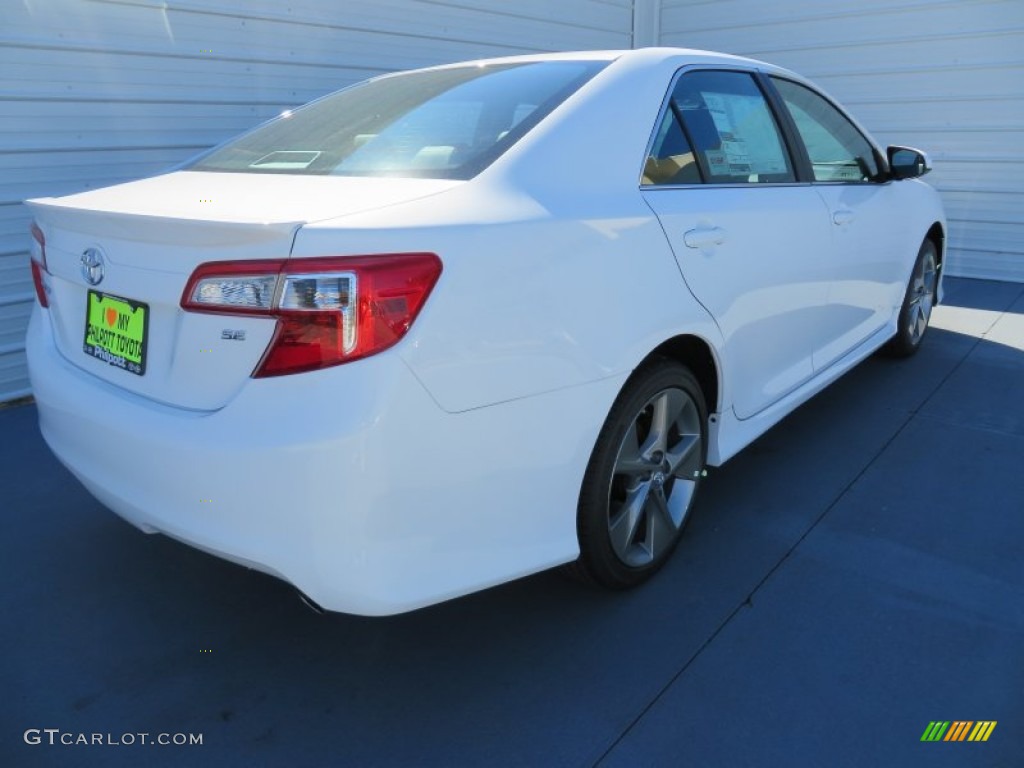 2014 Camry SE - Super White / Black photo #3
