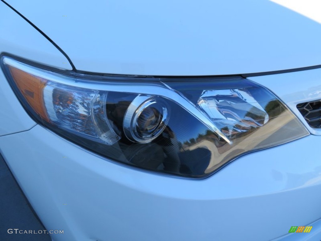 2014 Camry SE - Super White / Black photo #8