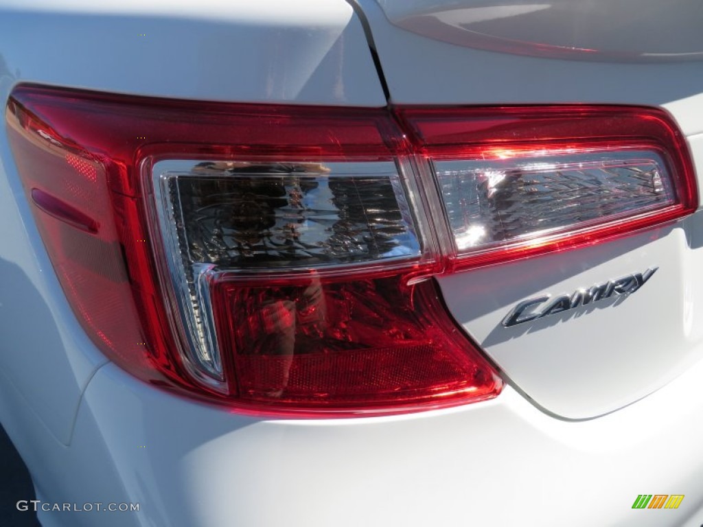 2014 Camry SE - Super White / Black photo #12