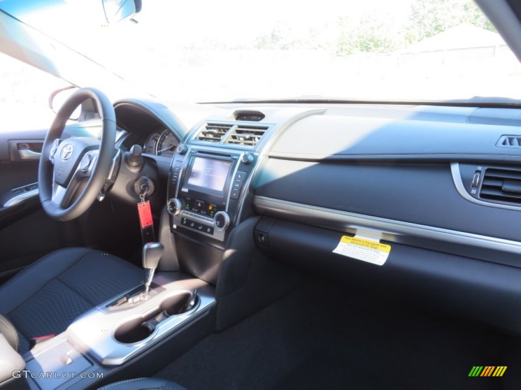 2014 Camry SE - Super White / Black photo #17