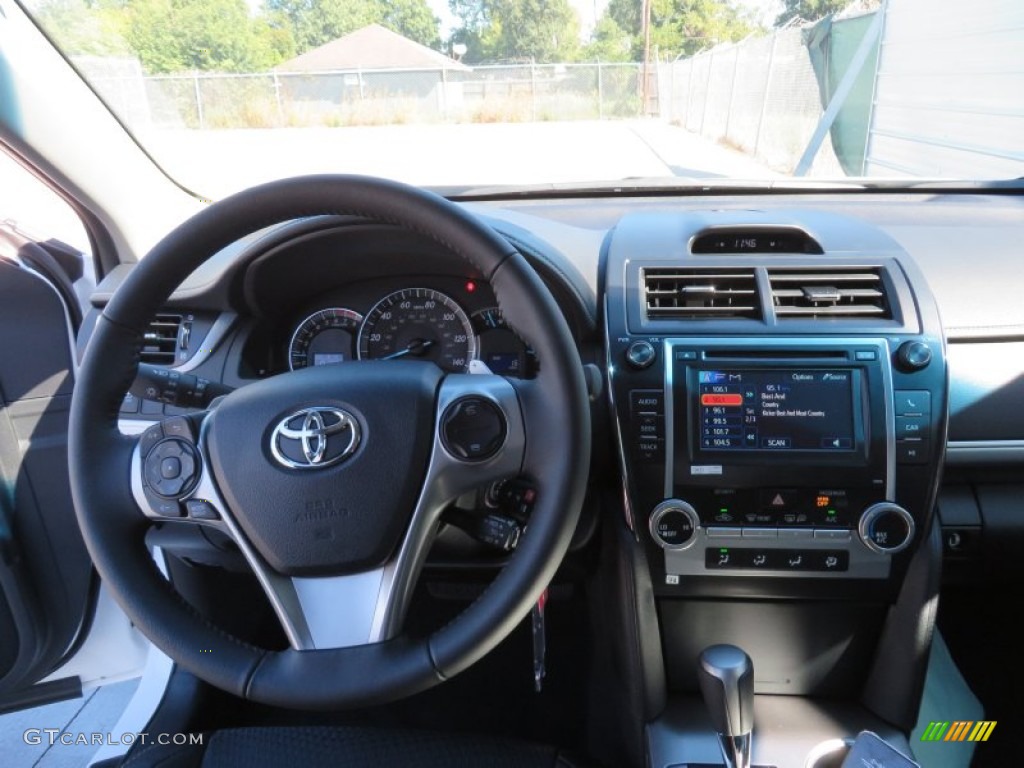 2014 Camry SE - Super White / Black photo #27