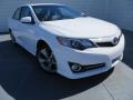 2014 Super White Toyota Camry SE  photo #2