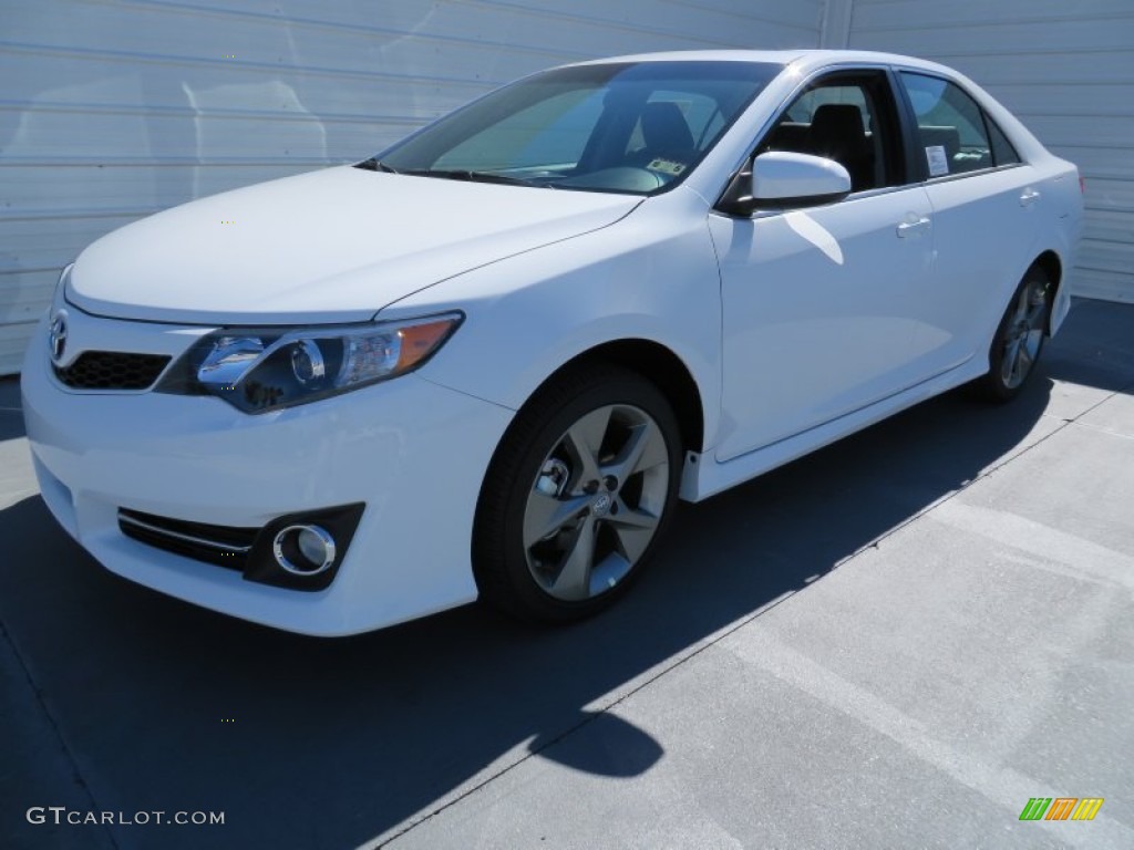 2014 Camry SE - Super White / Black/Ash photo #7