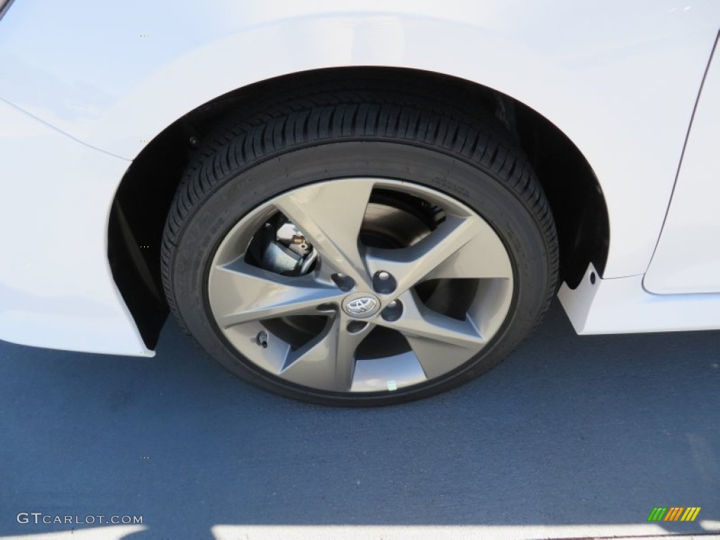 2014 Camry SE - Super White / Black/Ash photo #12