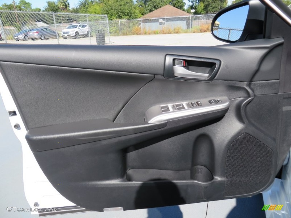 2014 Camry SE - Super White / Black/Ash photo #23