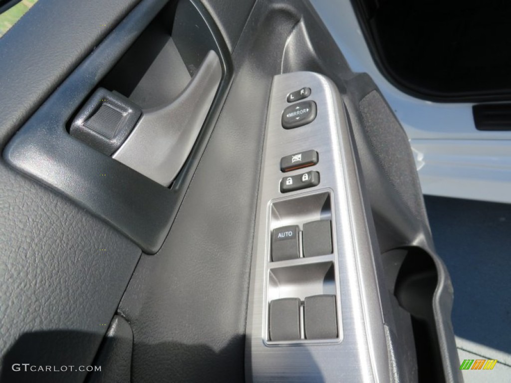 2014 Camry SE - Super White / Black/Ash photo #24
