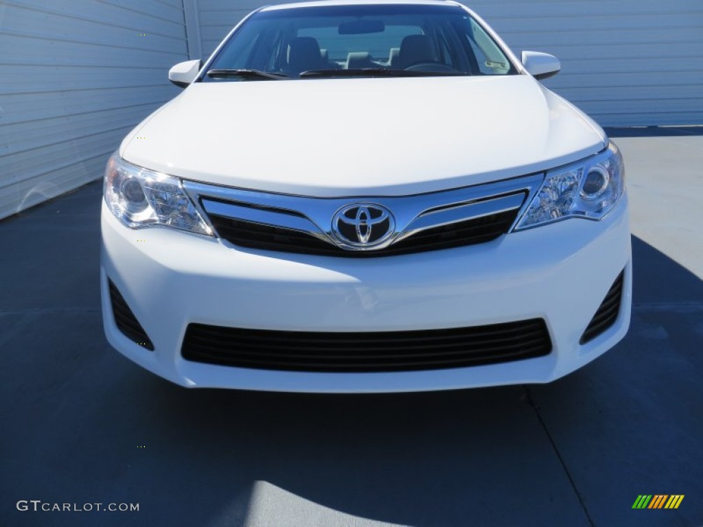 2014 Camry LE - Super White / Ash photo #8