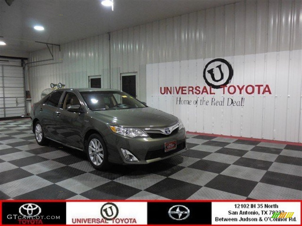 2012 Camry Hybrid XLE - Cypress Green Pearl / Ivory photo #1