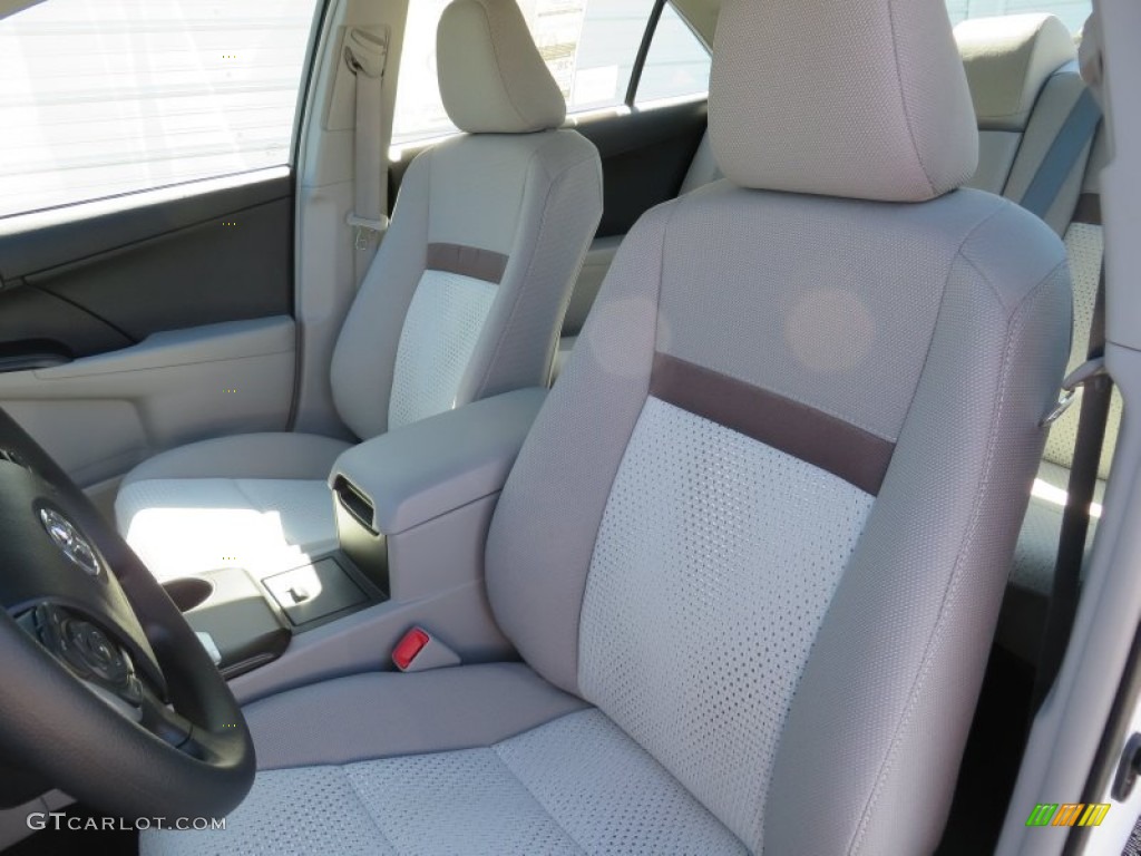2014 Camry LE - Super White / Ash photo #24