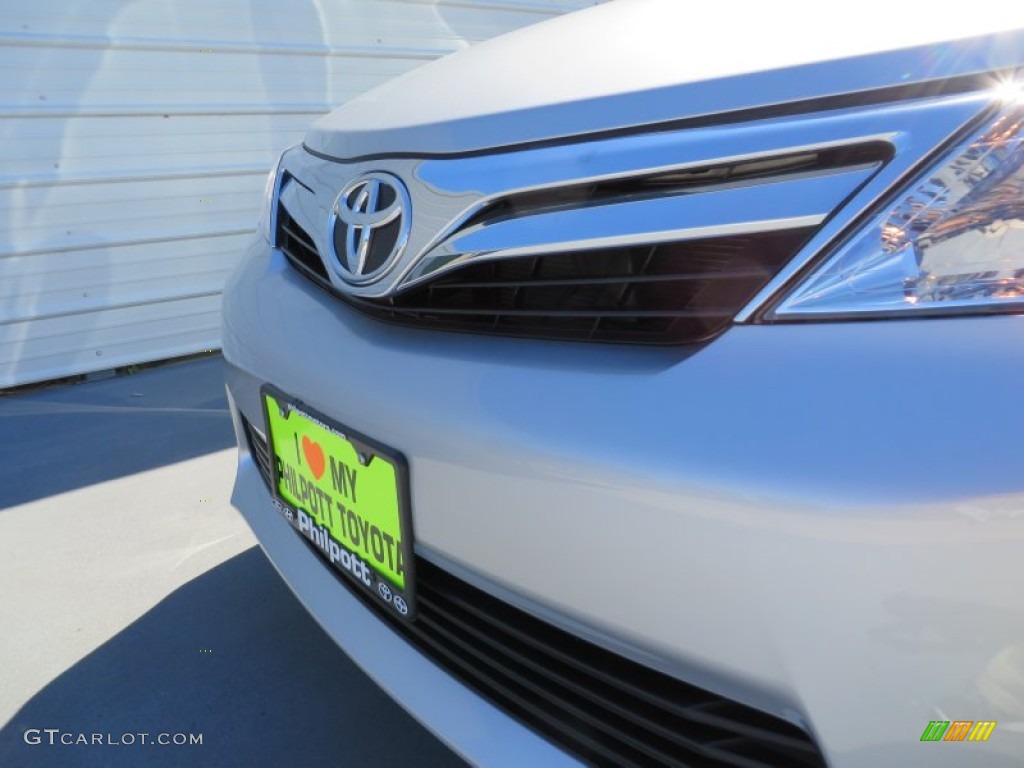 2014 Camry LE - Classic Silver Metallic / Ash photo #10