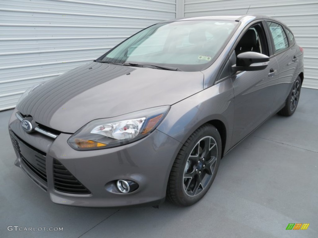 Sterling Gray 2014 Ford Focus SE Hatchback Exterior Photo #87163194