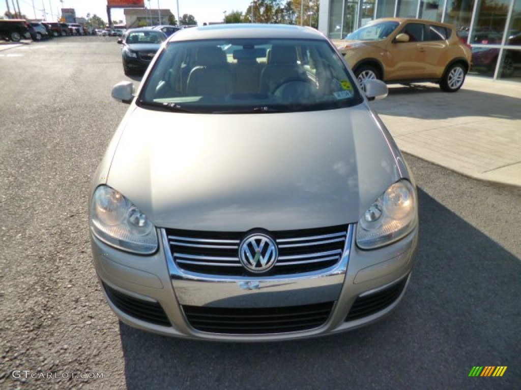 2005 Jetta 2.5 Sedan - Wheat Beige Metallic / Pure Beige photo #2