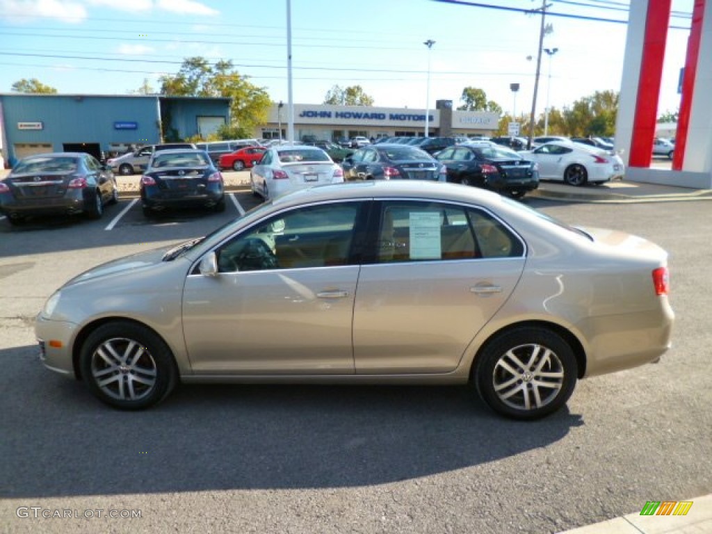 2005 Jetta 2.5 Sedan - Wheat Beige Metallic / Pure Beige photo #8