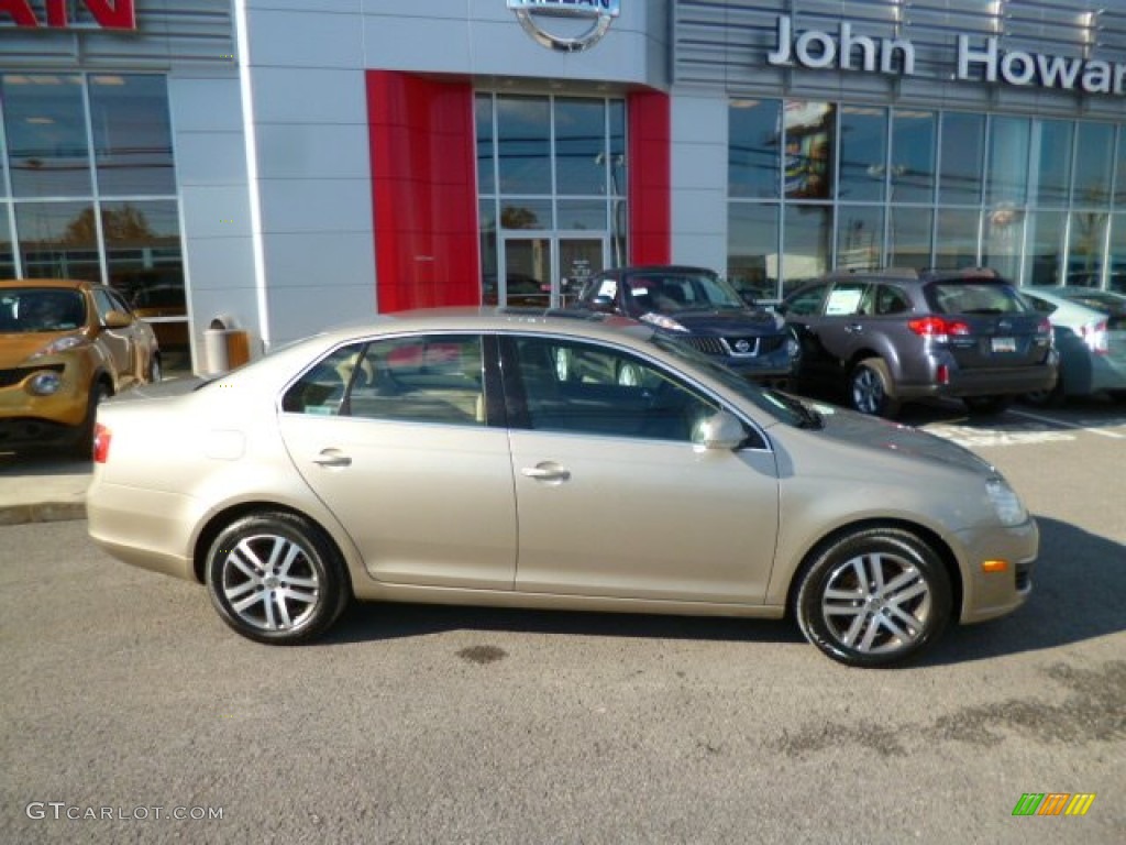 2005 Jetta 2.5 Sedan - Wheat Beige Metallic / Pure Beige photo #12