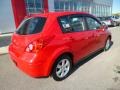 Red Alert - Versa 1.8 S Hatchback Photo No. 11