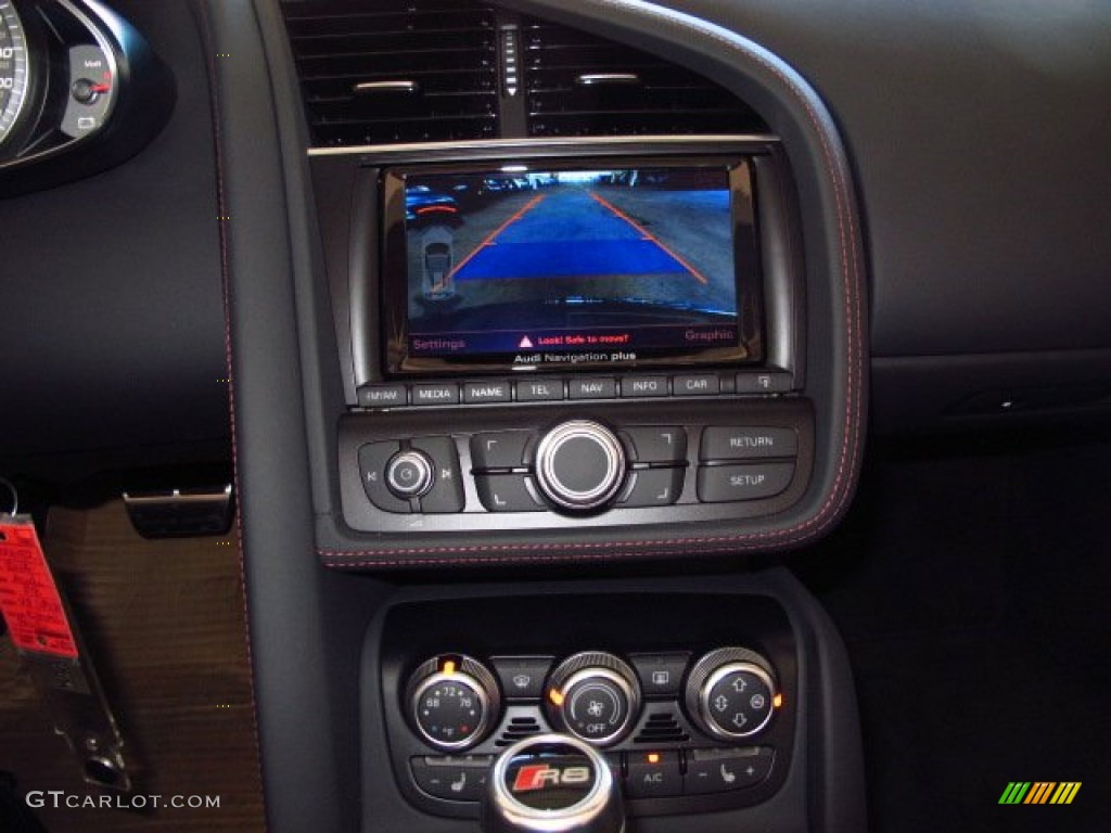 2014 Audi R8 Spyder V8 Controls Photo #87167004