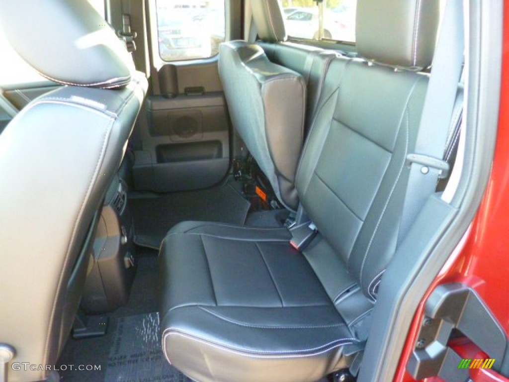 2014 Titan Pro-4X King Cab 4x4 - Cayenne Red / Pro-4X Charcoal photo #12