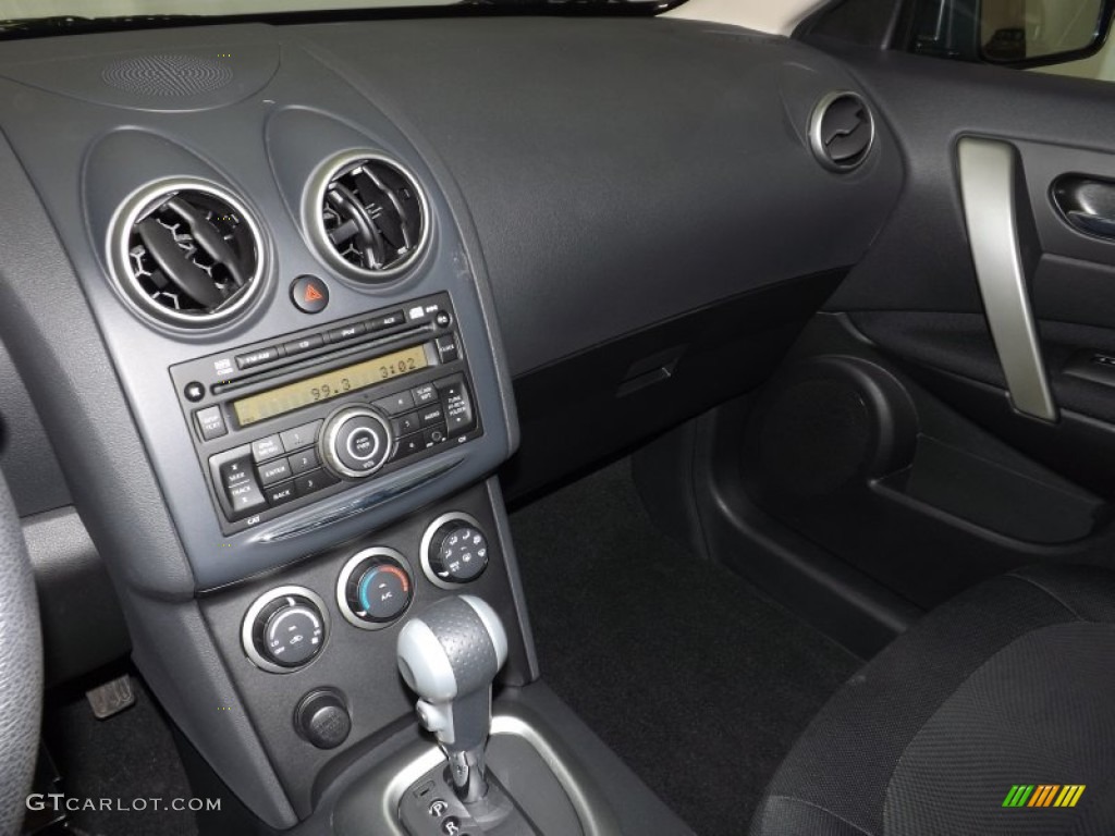 2011 Rogue S AWD - Gotham Gray Metallic / Black photo #14