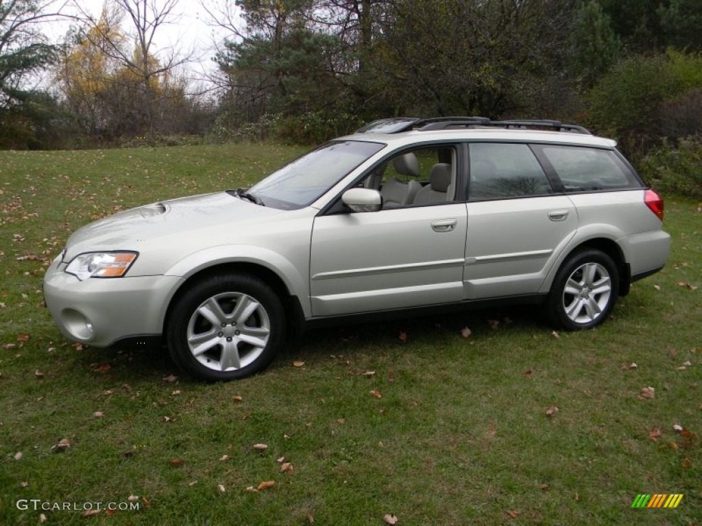 2006 Outback 2.5 XT Limited Wagon - Champagne Gold Opalescent / Taupe photo #2