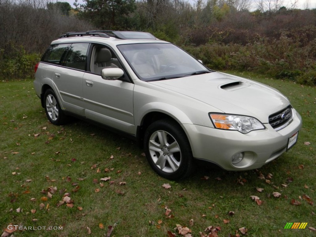 2006 Outback 2.5 XT Limited Wagon - Champagne Gold Opalescent / Taupe photo #10