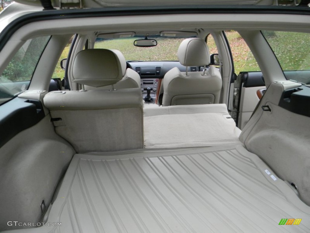 2006 Outback 2.5 XT Limited Wagon - Champagne Gold Opalescent / Taupe photo #46