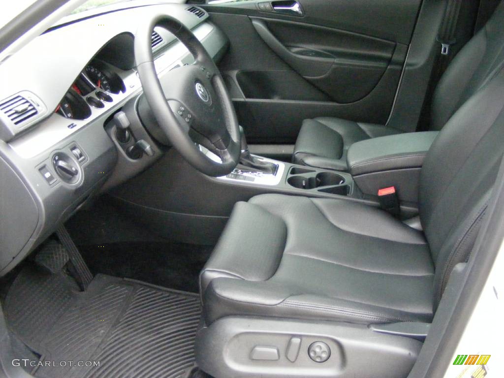 2008 Passat Komfort Sedan - Candy White / Black photo #7