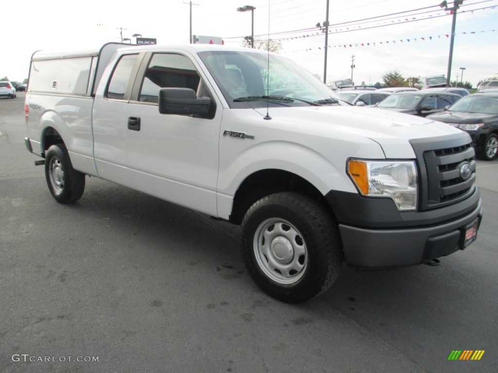2010 F150 XL SuperCab 4x4 - Oxford White / Medium Stone photo #1