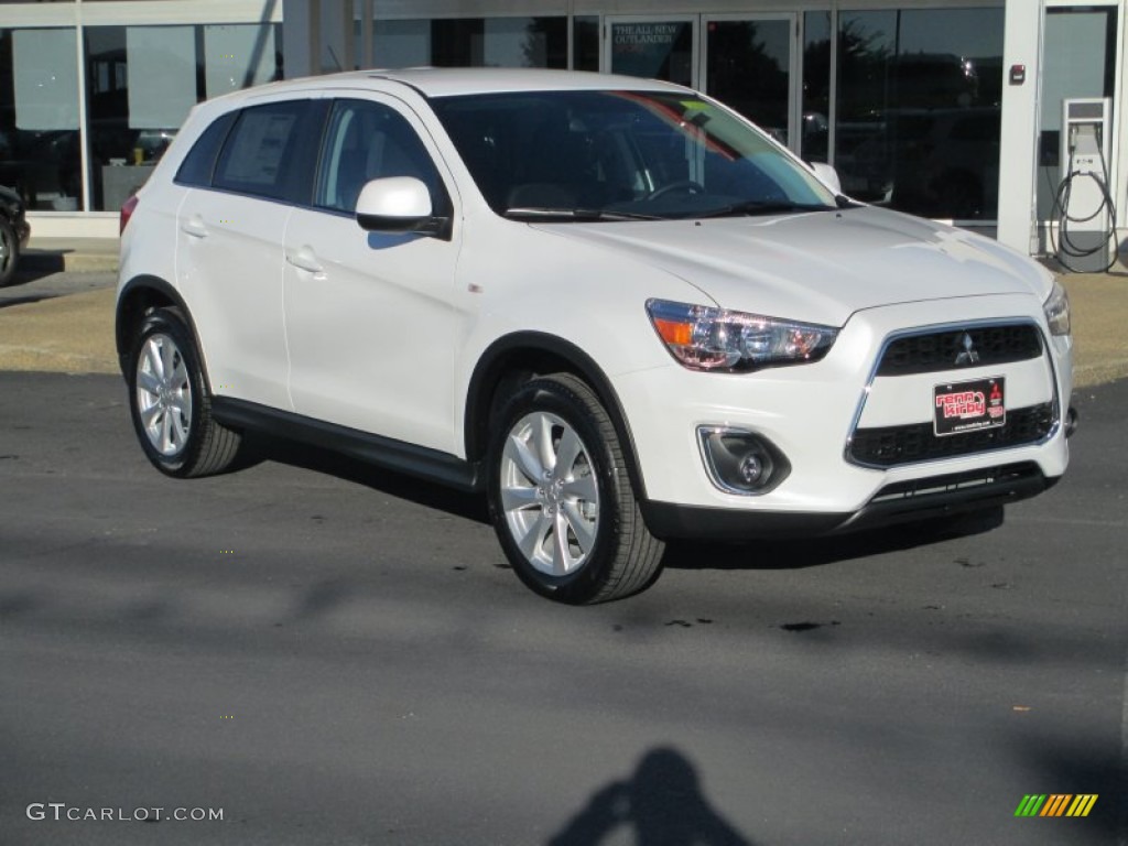 White Pearl Mitsubishi Outlander Sport