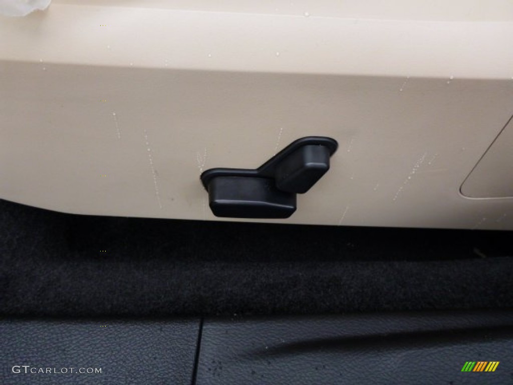 2014 200 Touring Sedan - Cashmere Pearl / Black/Light Frost Beige photo #16