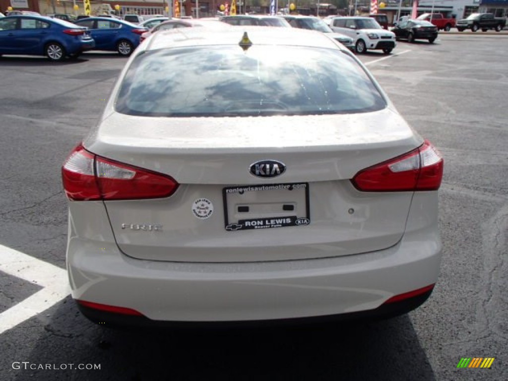 2014 Forte LX - Desert Sand / Gray photo #7