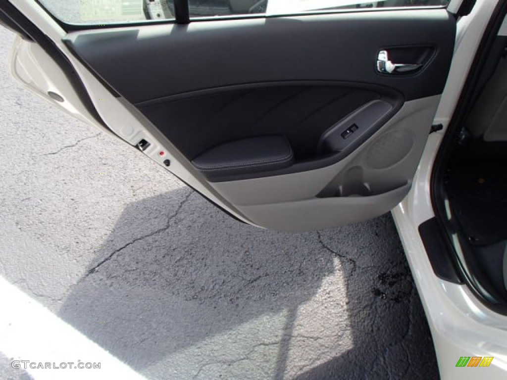 2014 Forte LX - Desert Sand / Gray photo #13