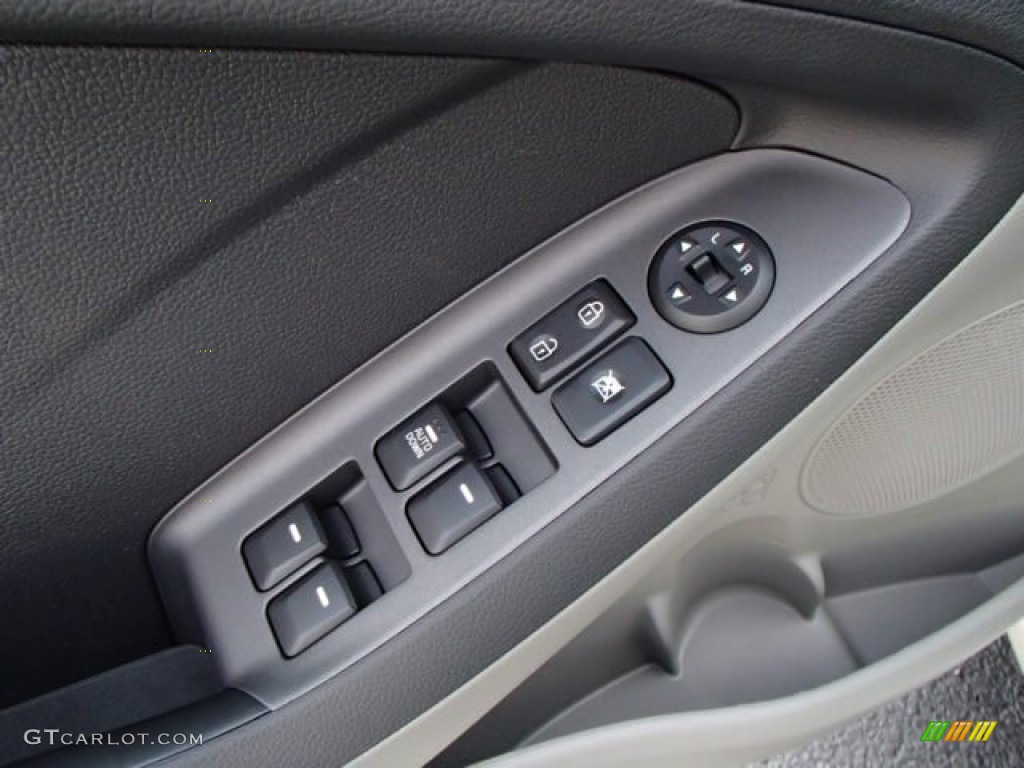 2014 Kia Forte LX Controls Photo #87185422
