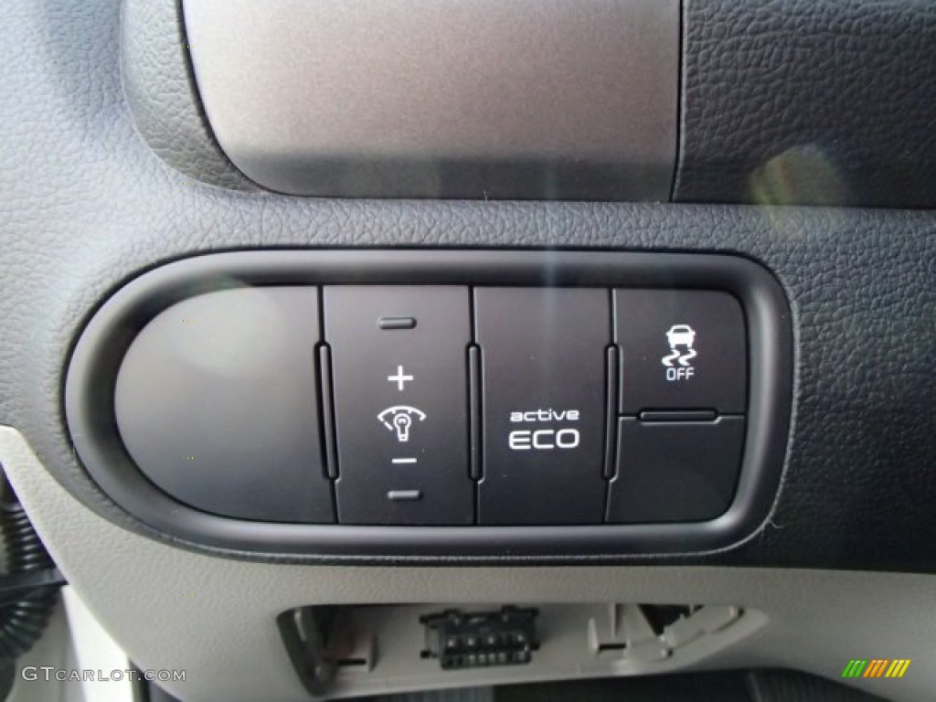 2014 Kia Forte LX Controls Photo #87185445