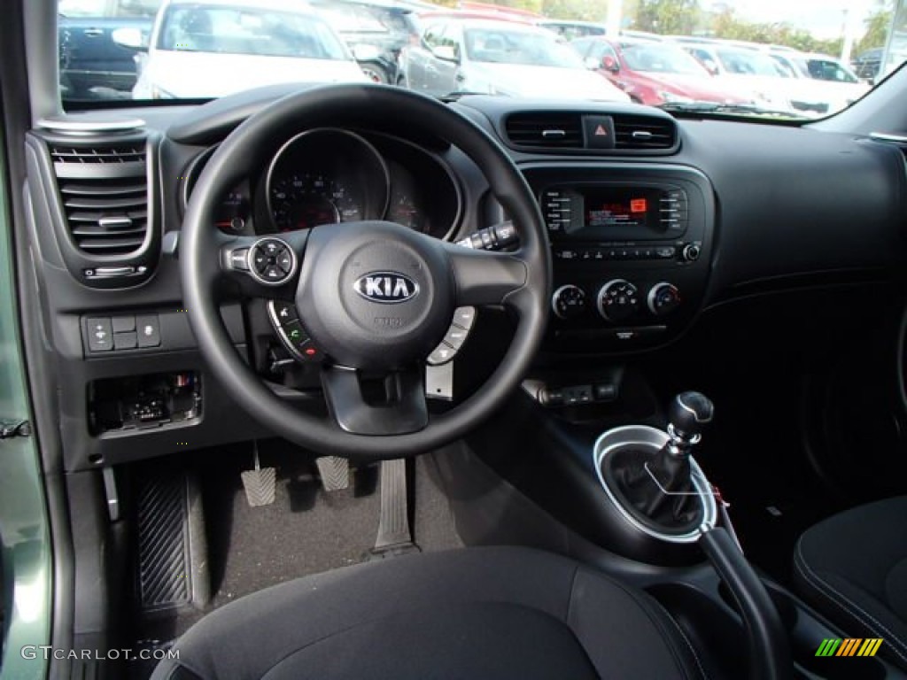 2014 Kia Soul 1.6 Black Diamond Woven Cloth Dashboard Photo #87186354