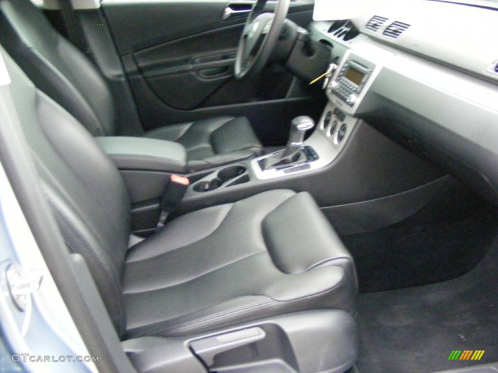2008 Passat Komfort Sedan - Arctic Blue Silver / Black photo #10
