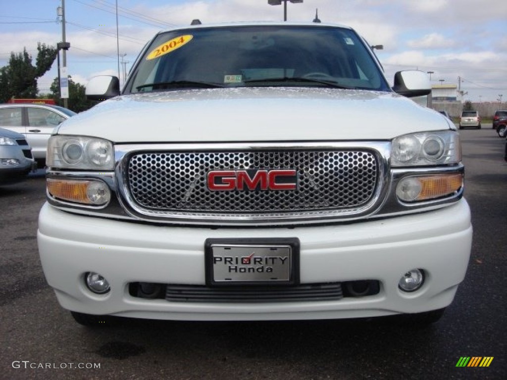 2004 Yukon Denali AWD - Summit White / Stone Gray photo #10