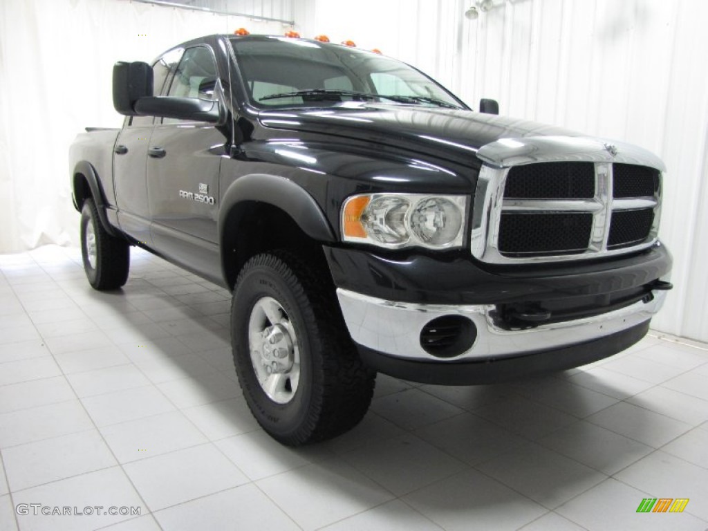 2004 Ram 2500 ST Quad Cab 4x4 - Black / Dark Slate Gray photo #1