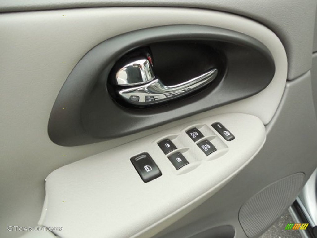 2007 TrailBlazer LS - Moondust Metallic / Light Gray photo #19