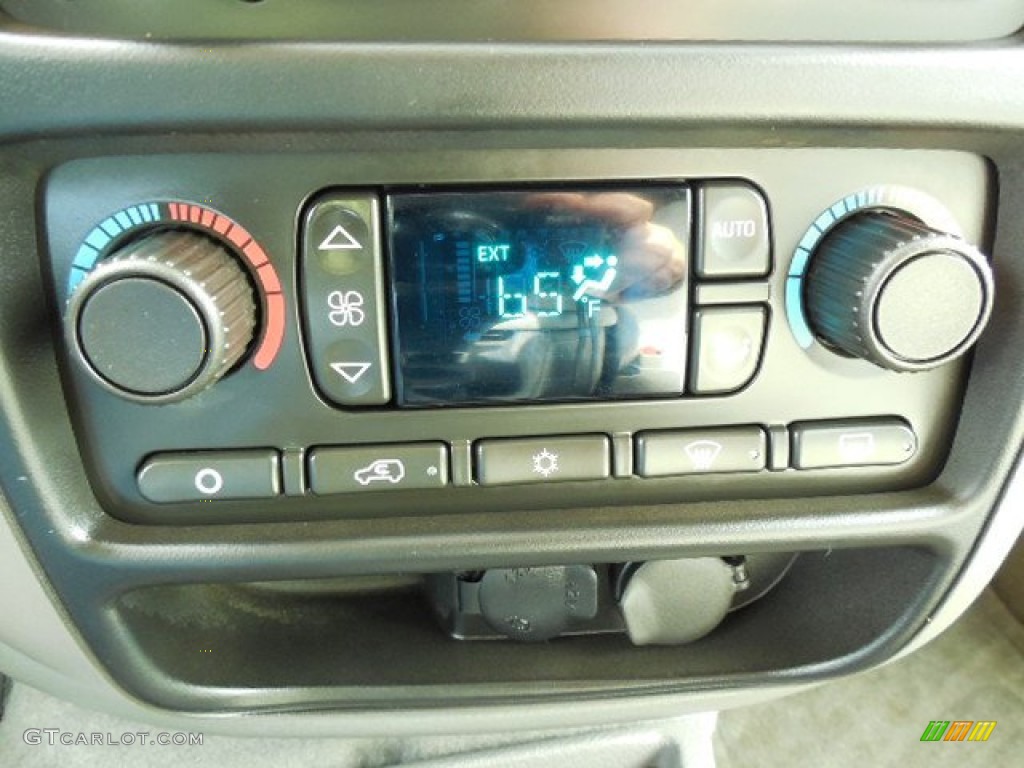 2007 TrailBlazer LS - Moondust Metallic / Light Gray photo #22