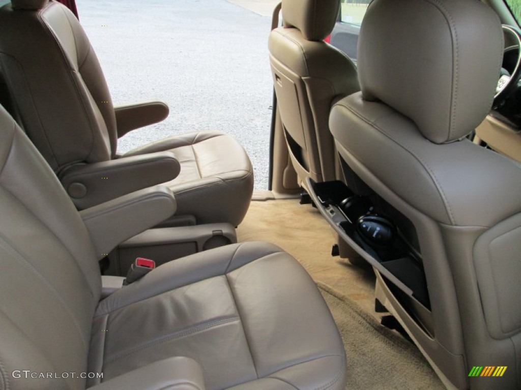 2005 Uplander LT - Sport Red Metallic / Medium Gray photo #19