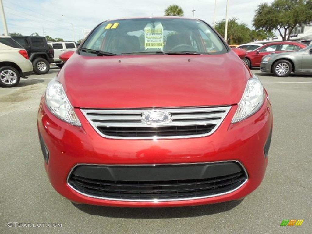 2011 Fiesta SE Sedan - Red Candy Metallic / Charcoal Black/Blue Cloth photo #13