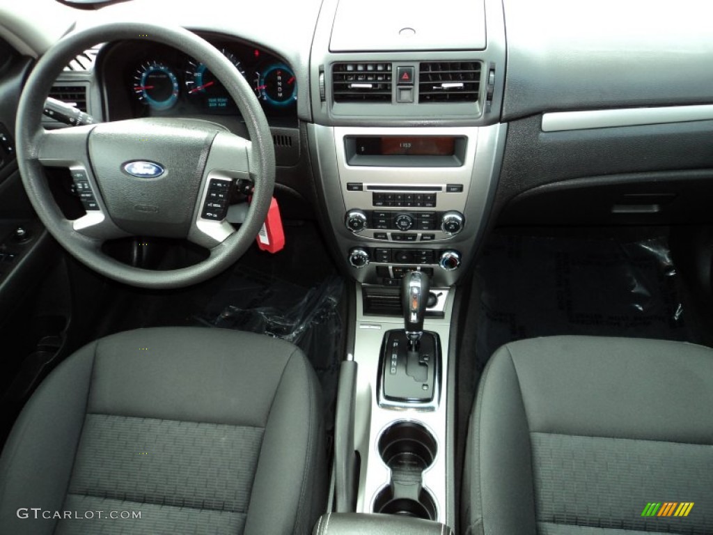 2010 Fusion SE V6 - Sterling Grey Metallic / Charcoal Black photo #24