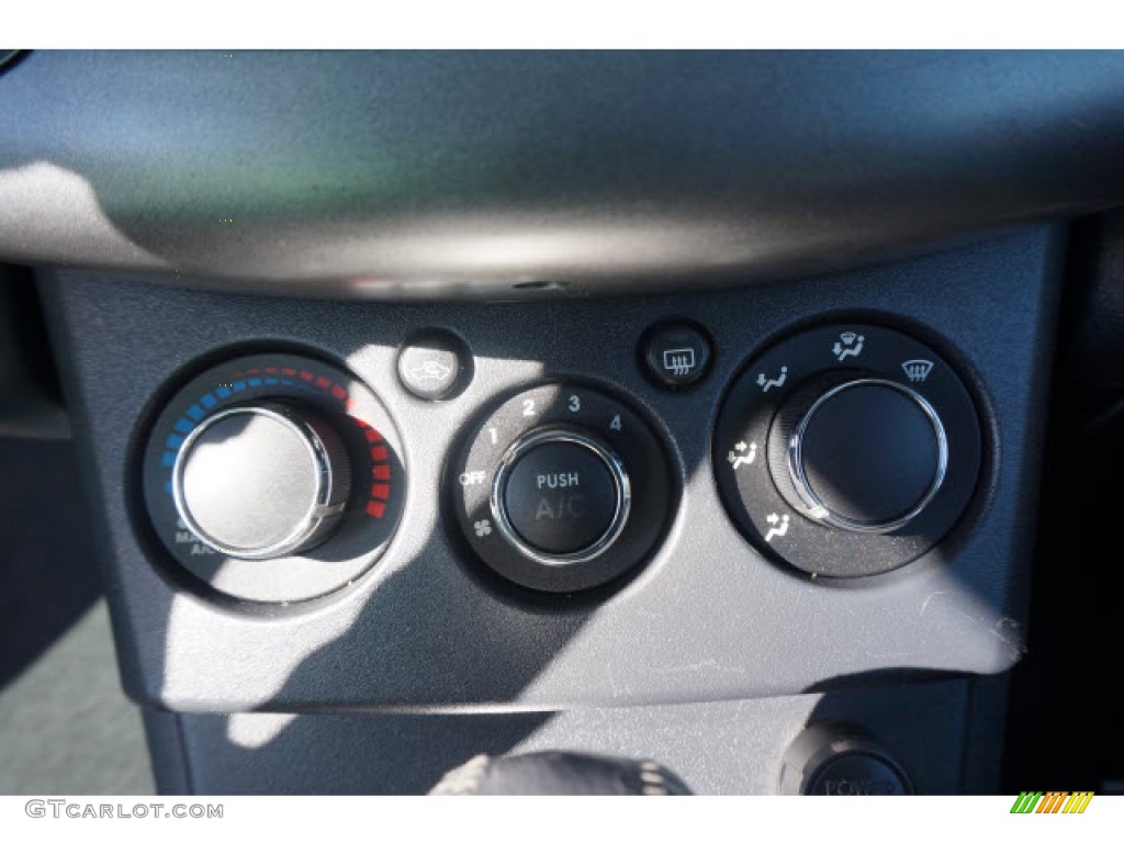 2007 Eclipse GS Coupe - Liquid Silver Metallic / Dark Charcoal photo #11