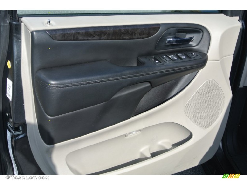2012 Grand Caravan Crew - Dark Charcoal Pearl / Black/Light Graystone photo #11